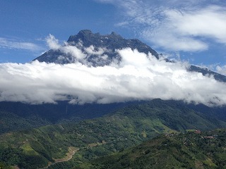 東南アジア最高峰キナバル山