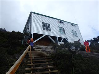 山小屋ペンダントハット