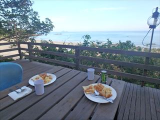 テラス席で朝食を